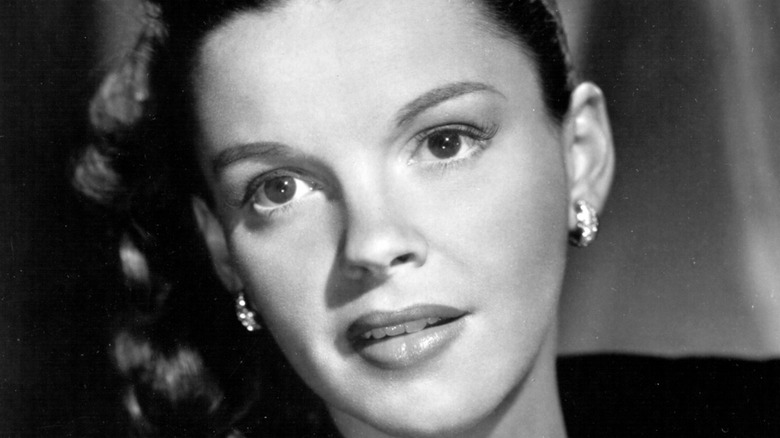 Judy Garland long gaze