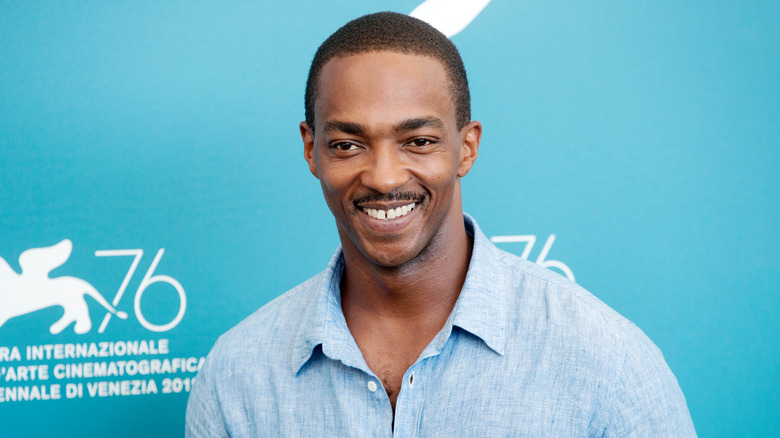 Anthony Mackie at event smiling