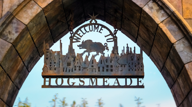 Hogsmeade Sign Universal Studios