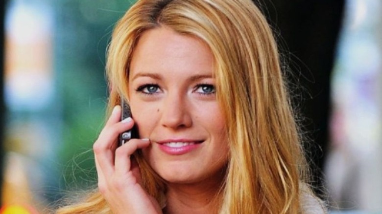 Serena Gossip Girl on phone