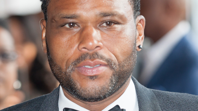 Anthony Anderson looking concerned